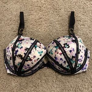 NWOT Victoria secret push up bra